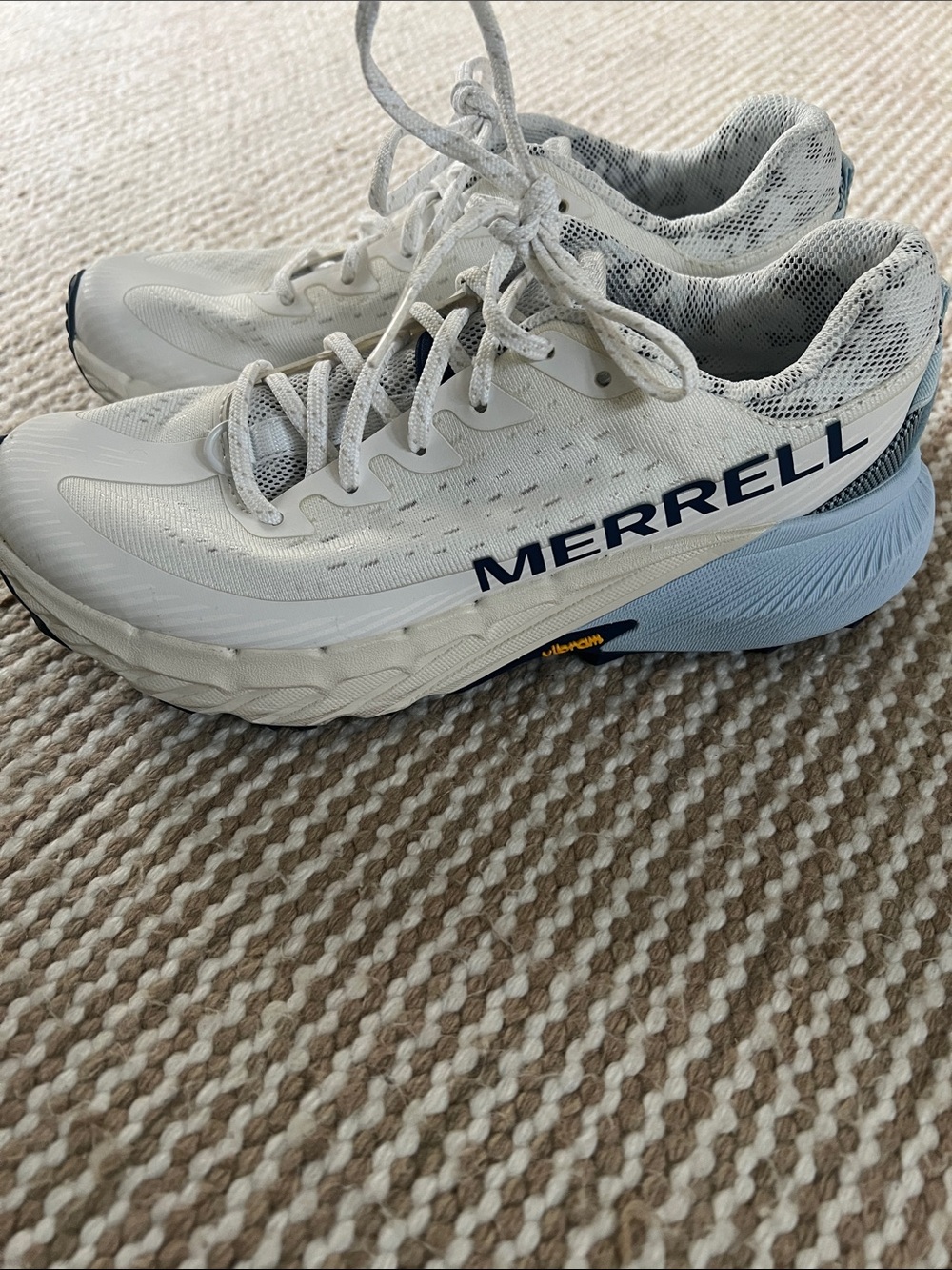 Merrell Agility Peak white Size 6 Sneaker